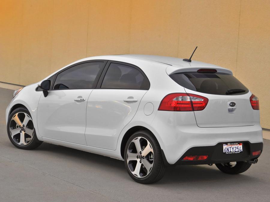  Kia Rio 5-Door 2011 года  (US) (фото 13 из 76)